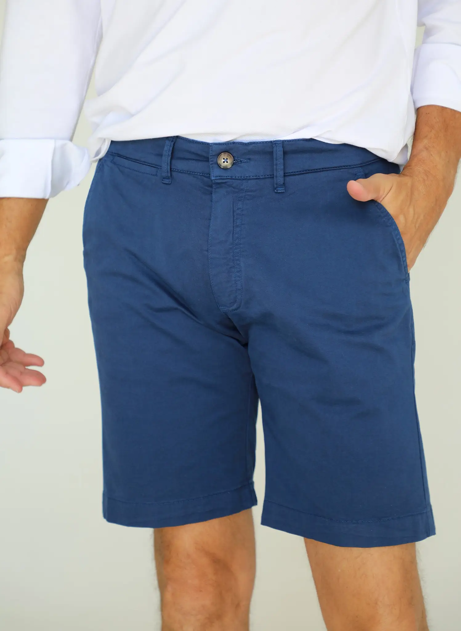 Bermudas Tipo Chino Azul Hombre - Image 2