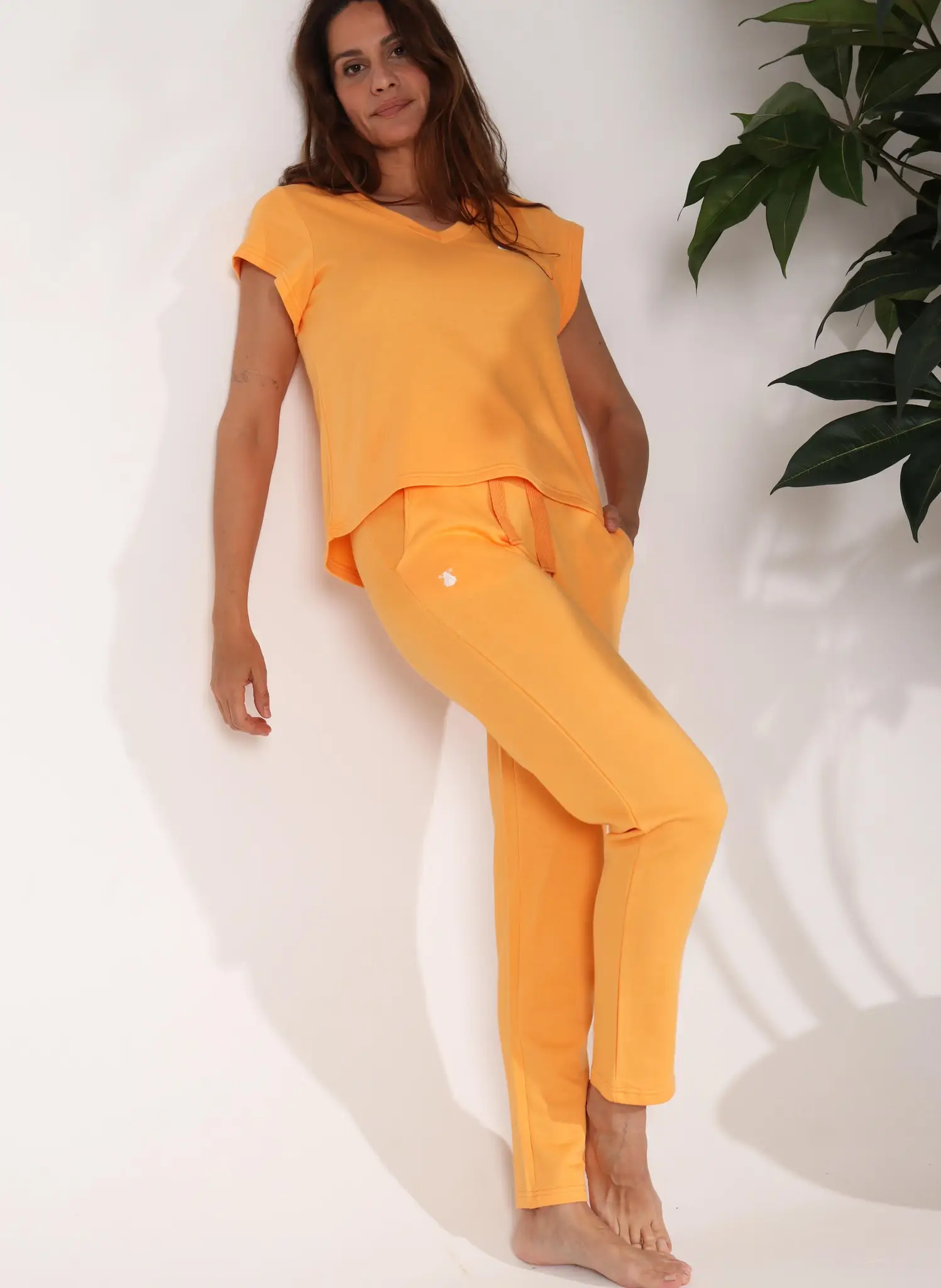 Camiseta Mandarina Mujer Cuello Pico - Image 2
