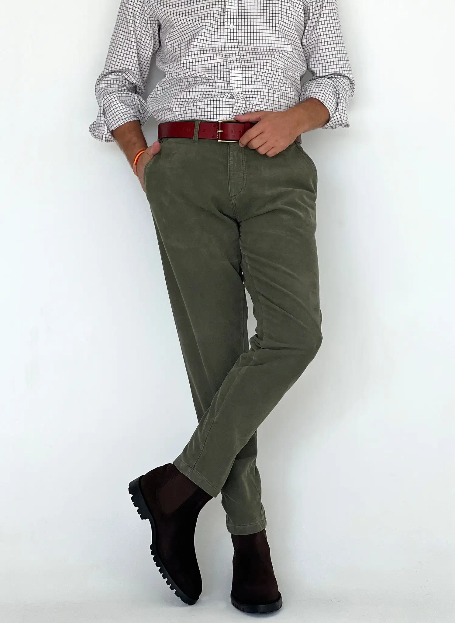 Pantalón Tipo Chino Micro Pana Verde Kaki Hombre - Image 2