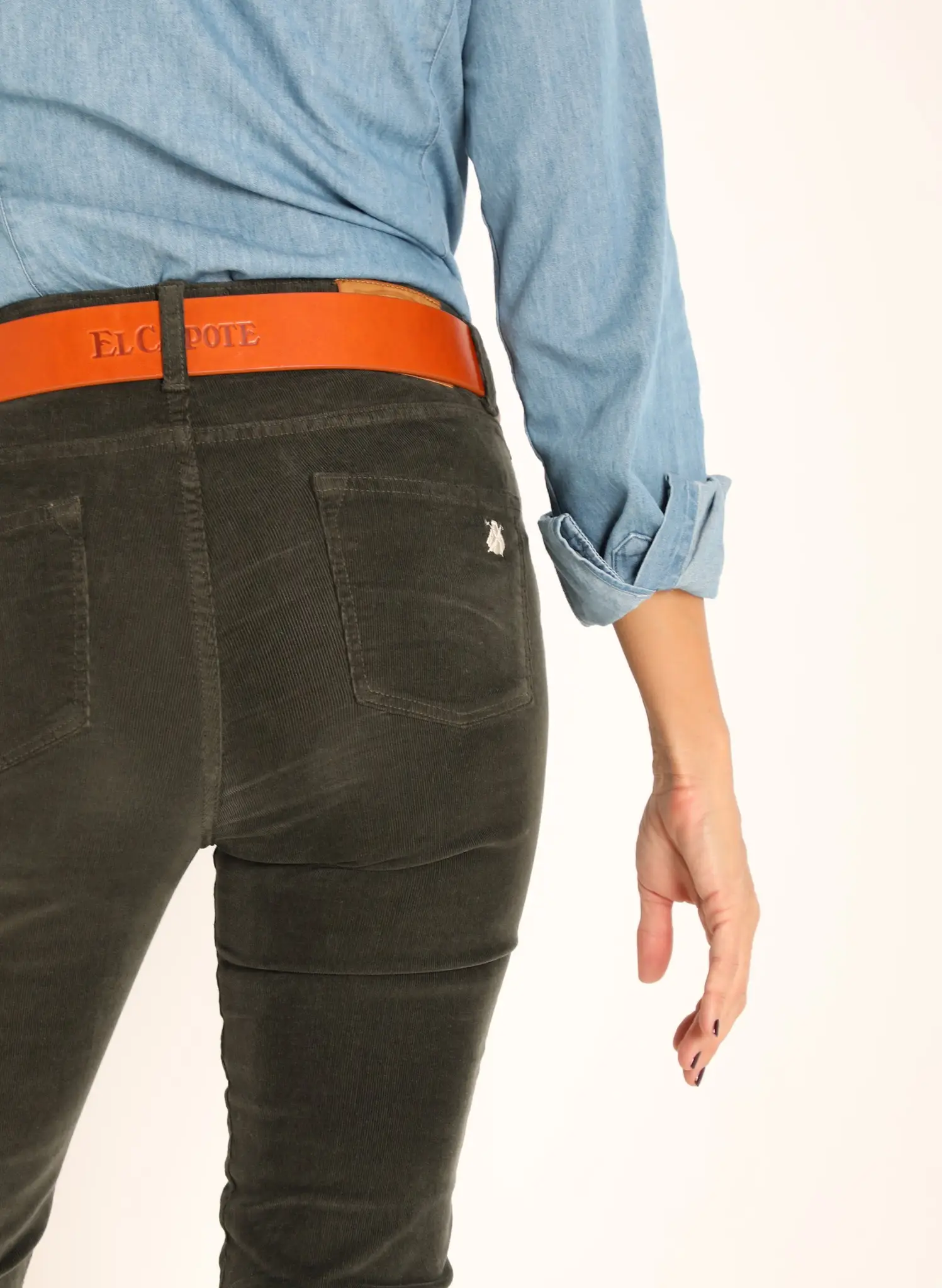 Pantalón Verde Bosque Micro Pana Mujer - Image 4